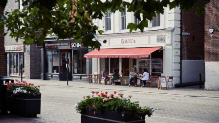 Cafe and shop fronts - Brentwood - Beresfords Estate agents - Essex